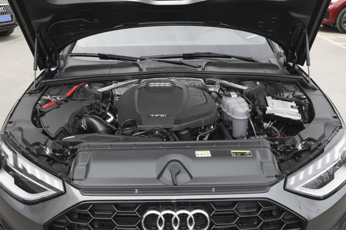 第九代2019款奥迪a4l,轴距近2.7米