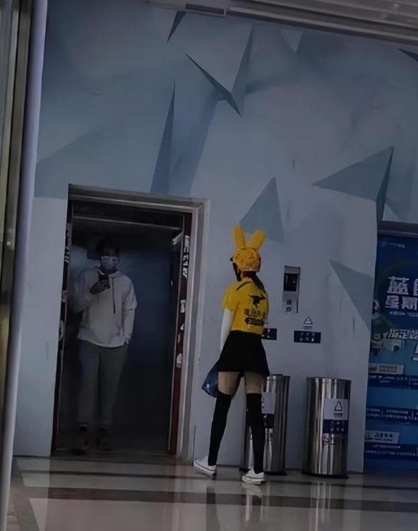 月薪14万招保姆跪式服务立案,月薪14万招保姆跪式服务找到了吗