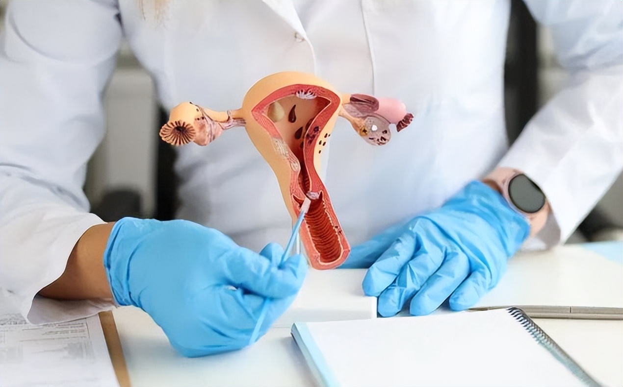 为什么月经过后还有褐色分泌物,为什么月经完了还会有褐色分泌物