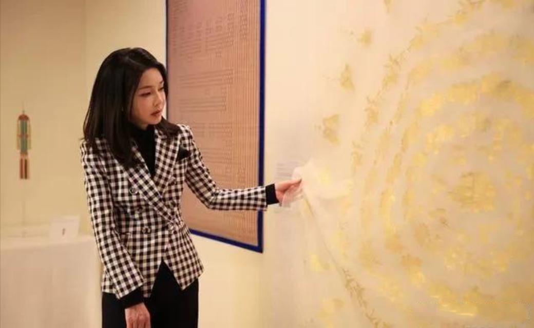 韩第一夫人访美韩服造型,韩第一夫人穿搭