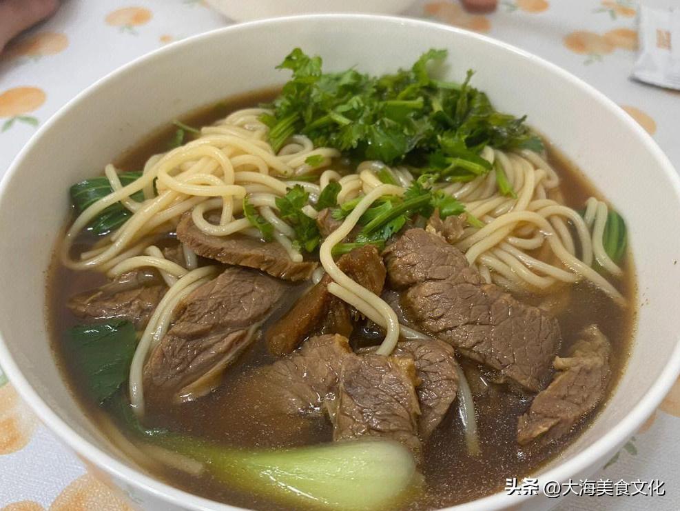 卤肉卷饼和煎饼哪个好,8块煎饼果子