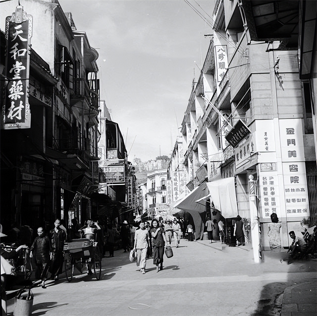 葡军枪杀40多名华人，澳门居民*愿请**回归，孙中山调六艘军舰助威