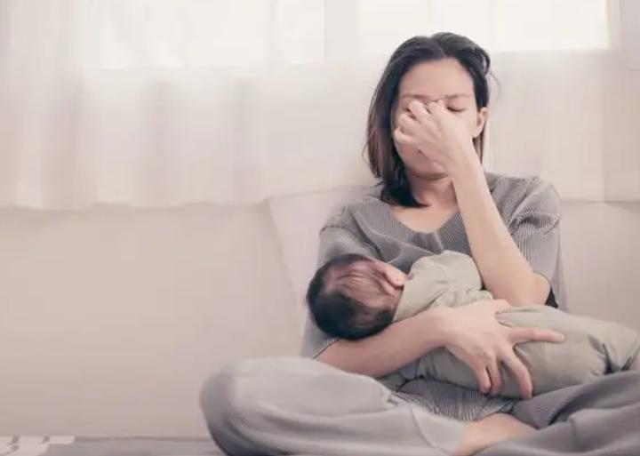 用奶瓶装母乳宝宝还是不吃怎么办,奶瓶喂母乳和亲喂有什么区别