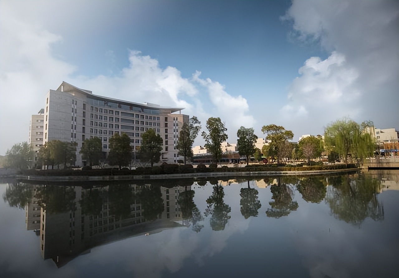 河南经贸职业学院专业单招题,2022年河南经贸职业学院单招官网