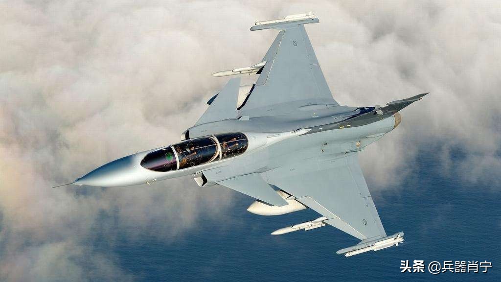 北欧瑞典鹰狮飞机,北欧鹰狮萨博战斗机