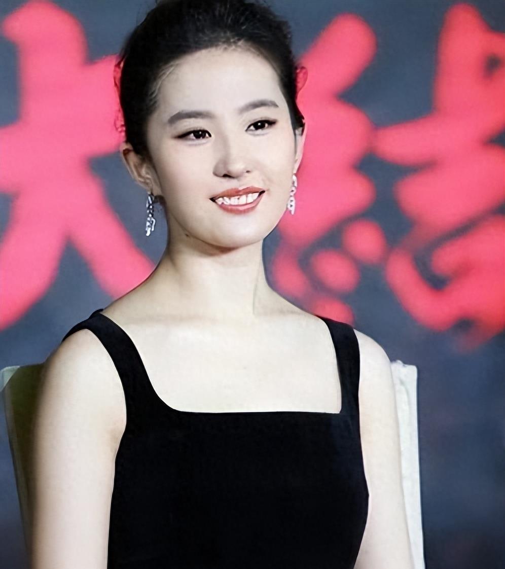 什么叫一张嘴毁了脸蛋,金晨和袁姗姗谁漂亮