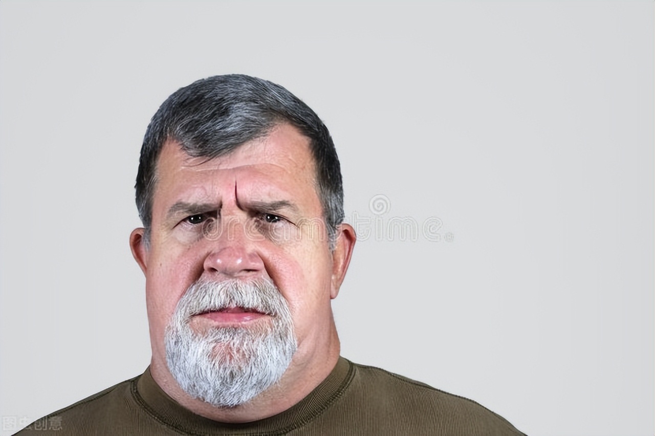 脖子根部越来越粗是什么病,脖子越来越粗是什么原因造成的