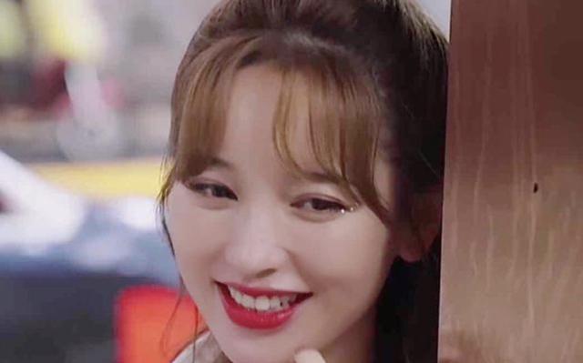 金莎少女感郝蕾,金莎正面回应郝蕾的点评