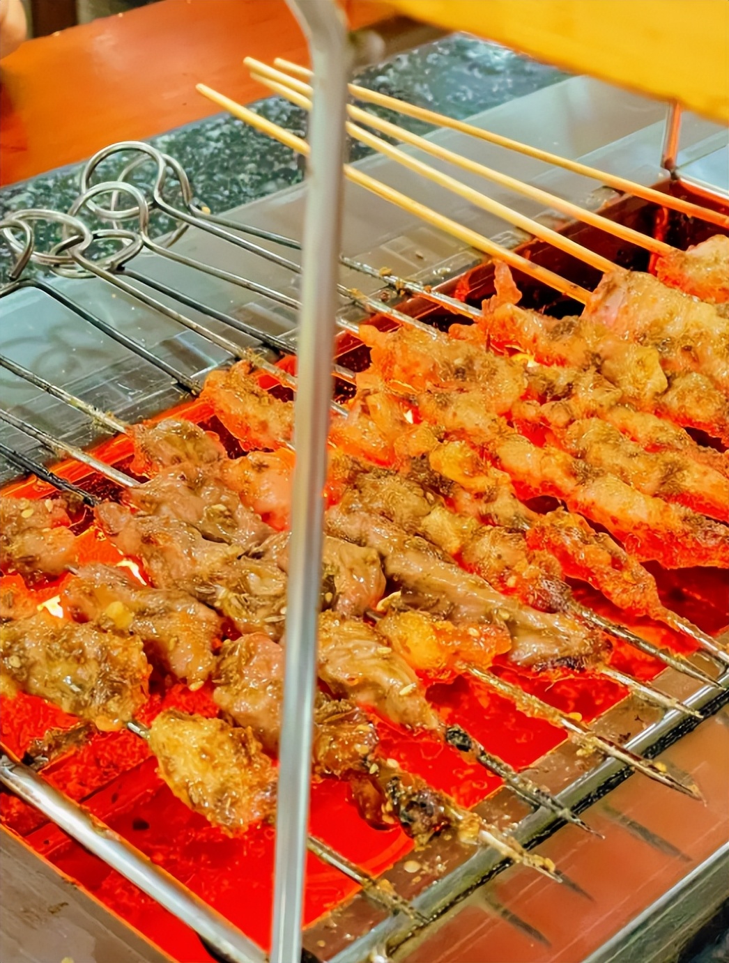 淄博烧烤开始凉了吗,淄博烧烤大量店铺转让热评