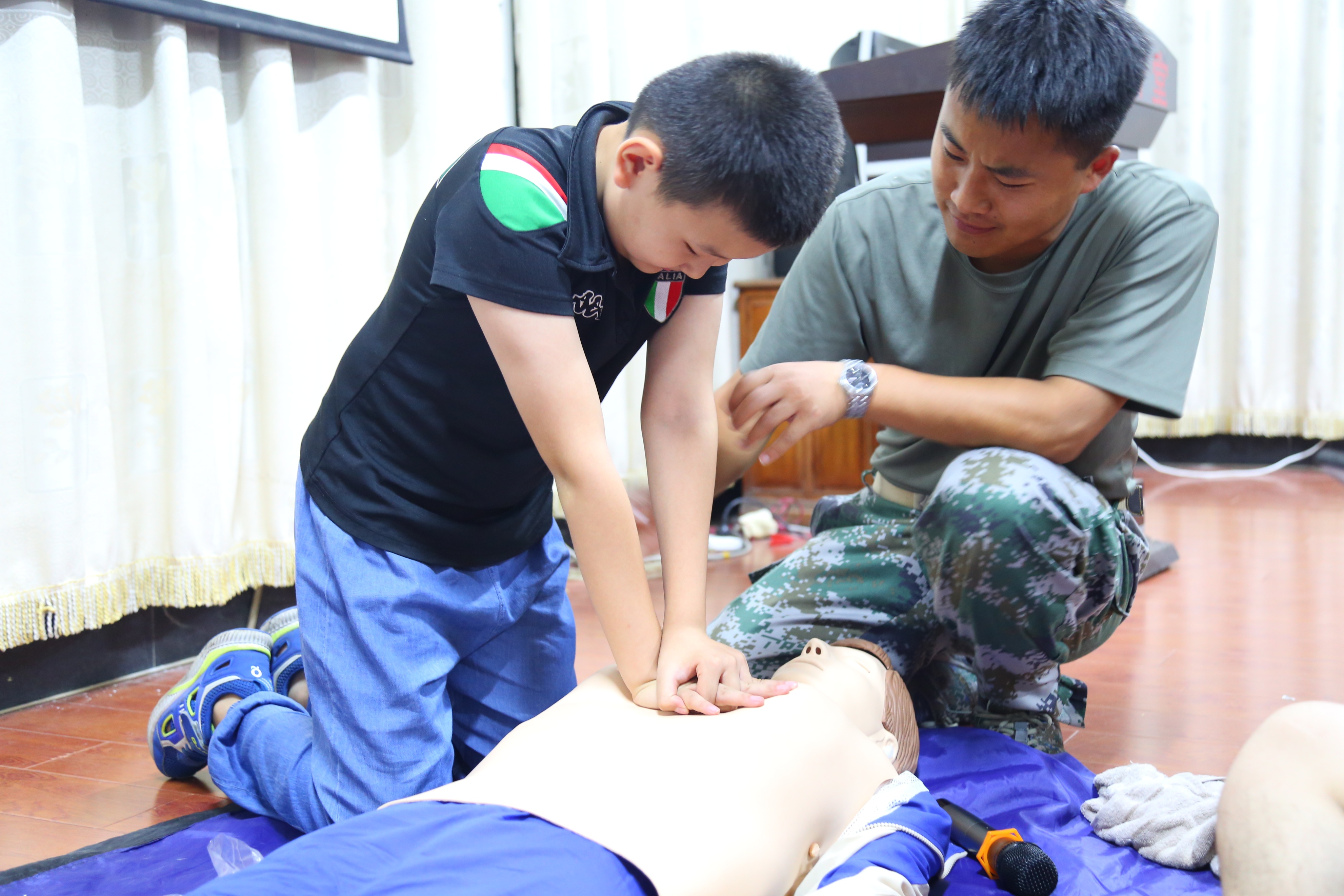 济南药山公园夏令营,济南暑假夏令营21天全封闭活动