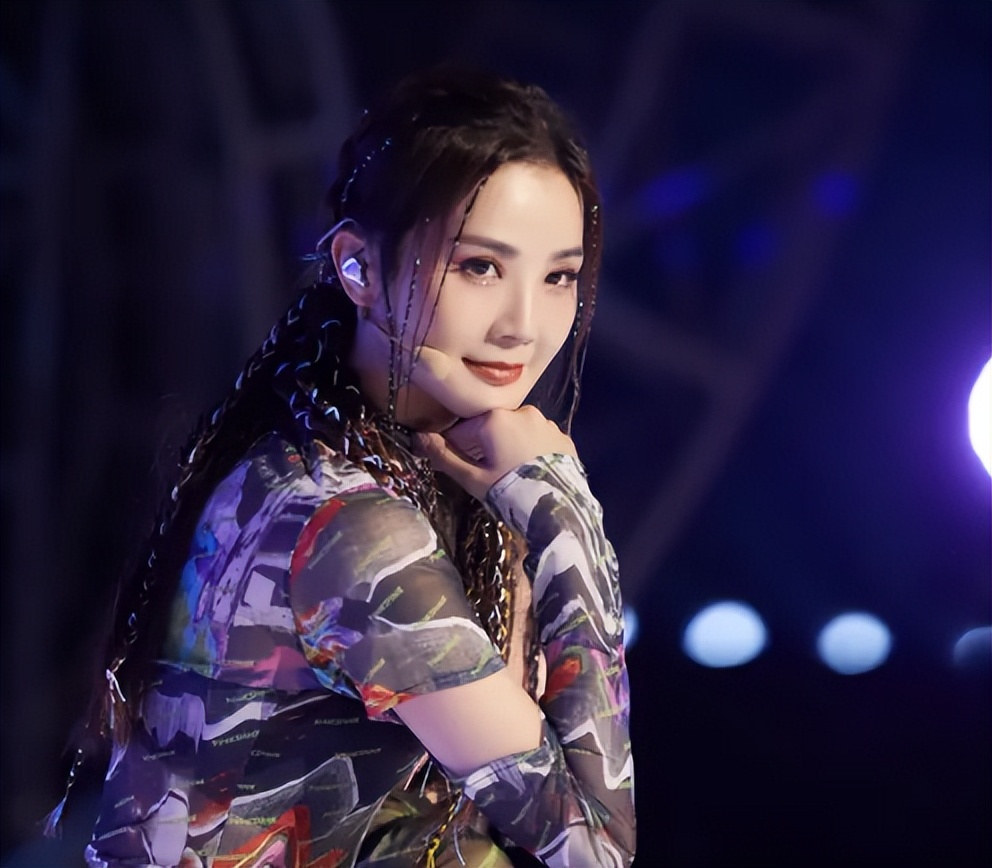 娱乐圈10对恩爱夫妻离婚,娱乐圈十对明星夫妻离婚的原因