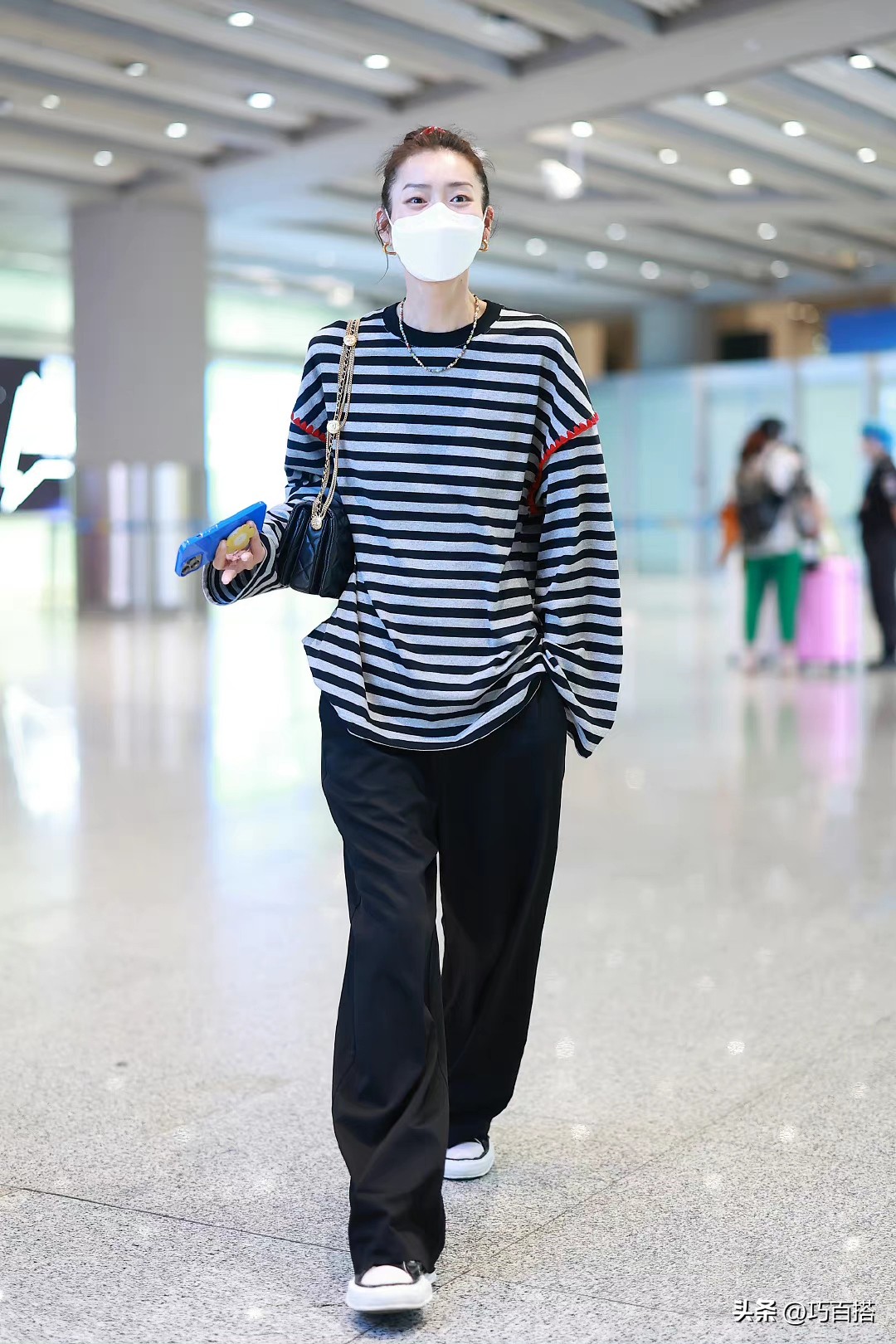 刘雯最新穿搭机场,刘雯的最新穿搭