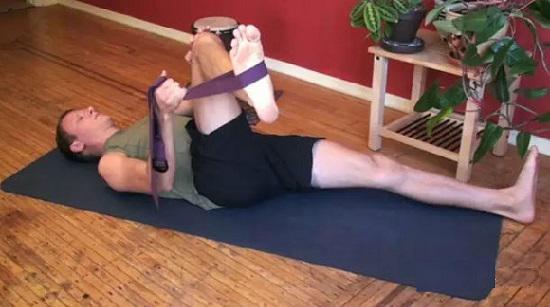 如何拉伸髋关节视频,怎么拉伸髋关节韧带