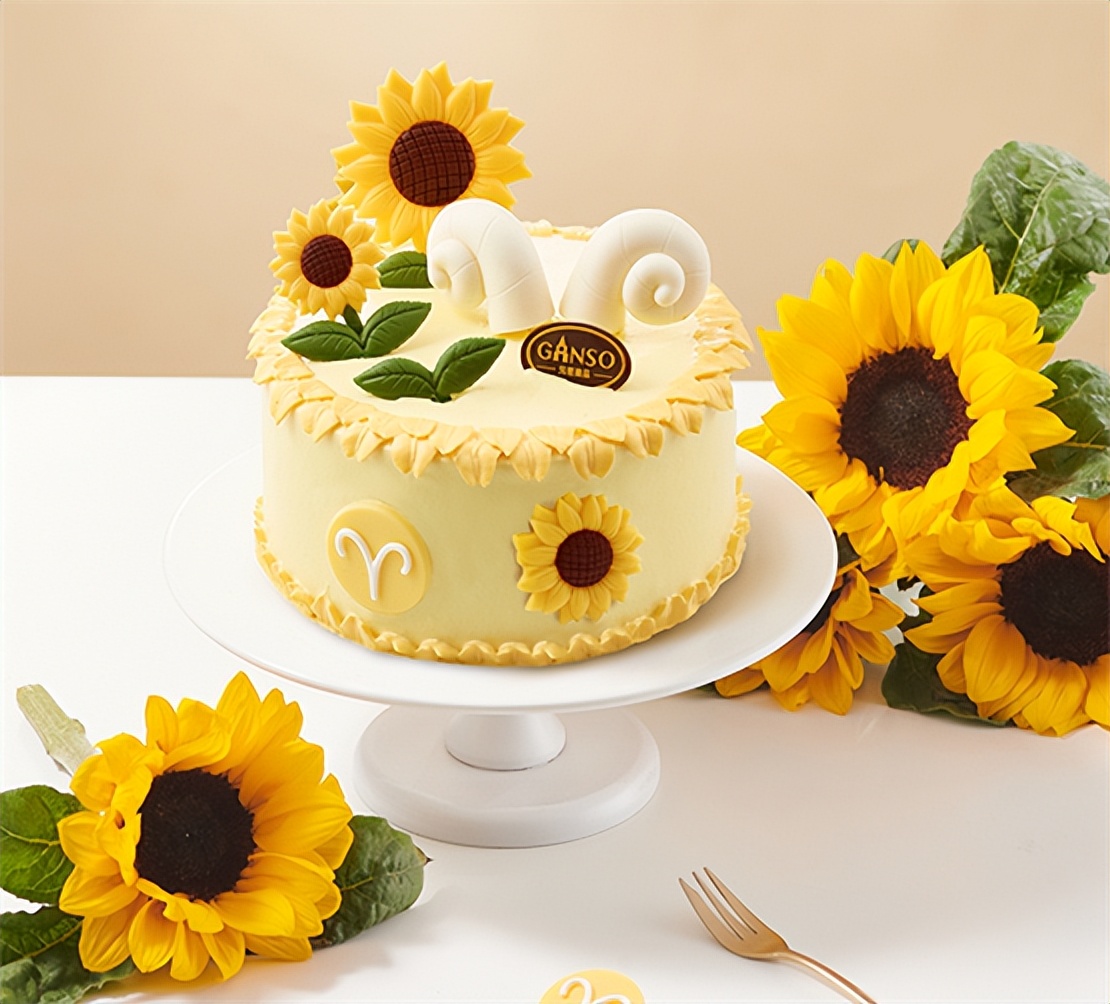 元祖的慕斯蛋糕好还是鲜奶蛋糕好,八喜冰淇淋蛋糕和元祖冰淇淋蛋糕