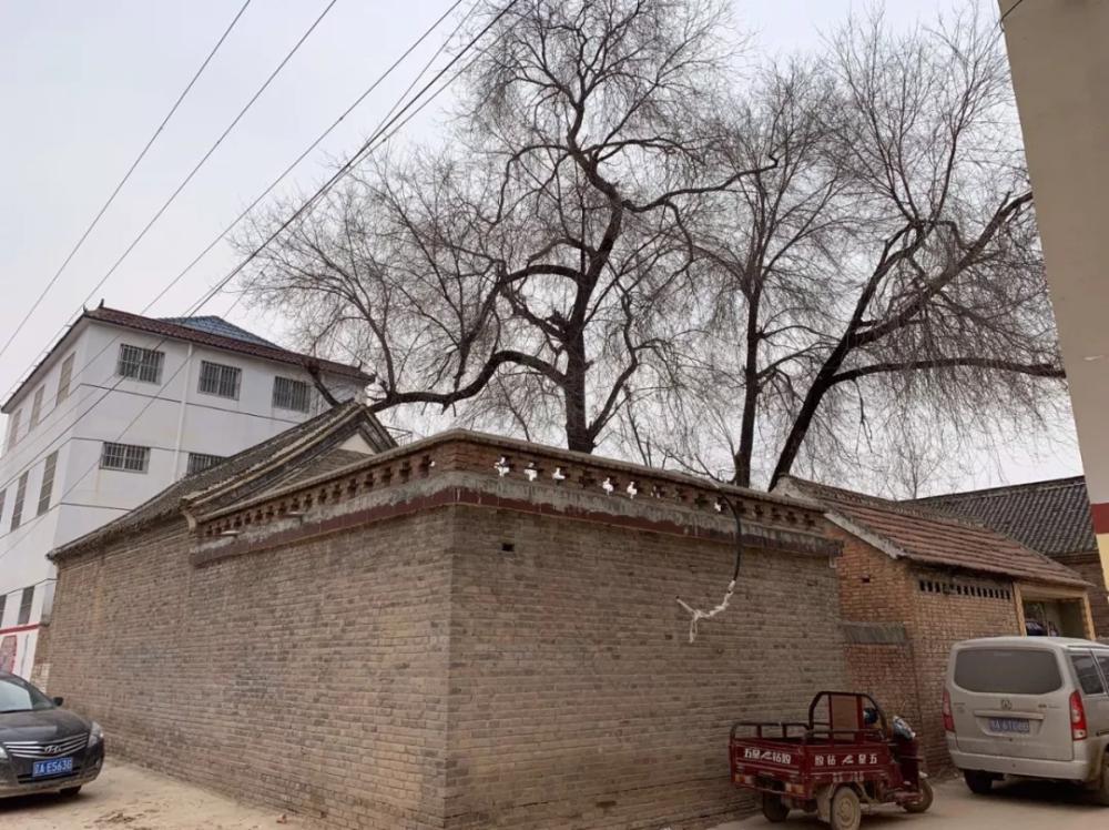 许家印之妻丁玉梅：住出租屋陪丈夫创业，恒大危机击不垮夫妻情