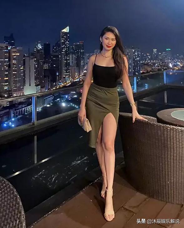 23岁貌美空姐在酒店离奇暴毙,23岁网红空姐酒店浴缸内身亡