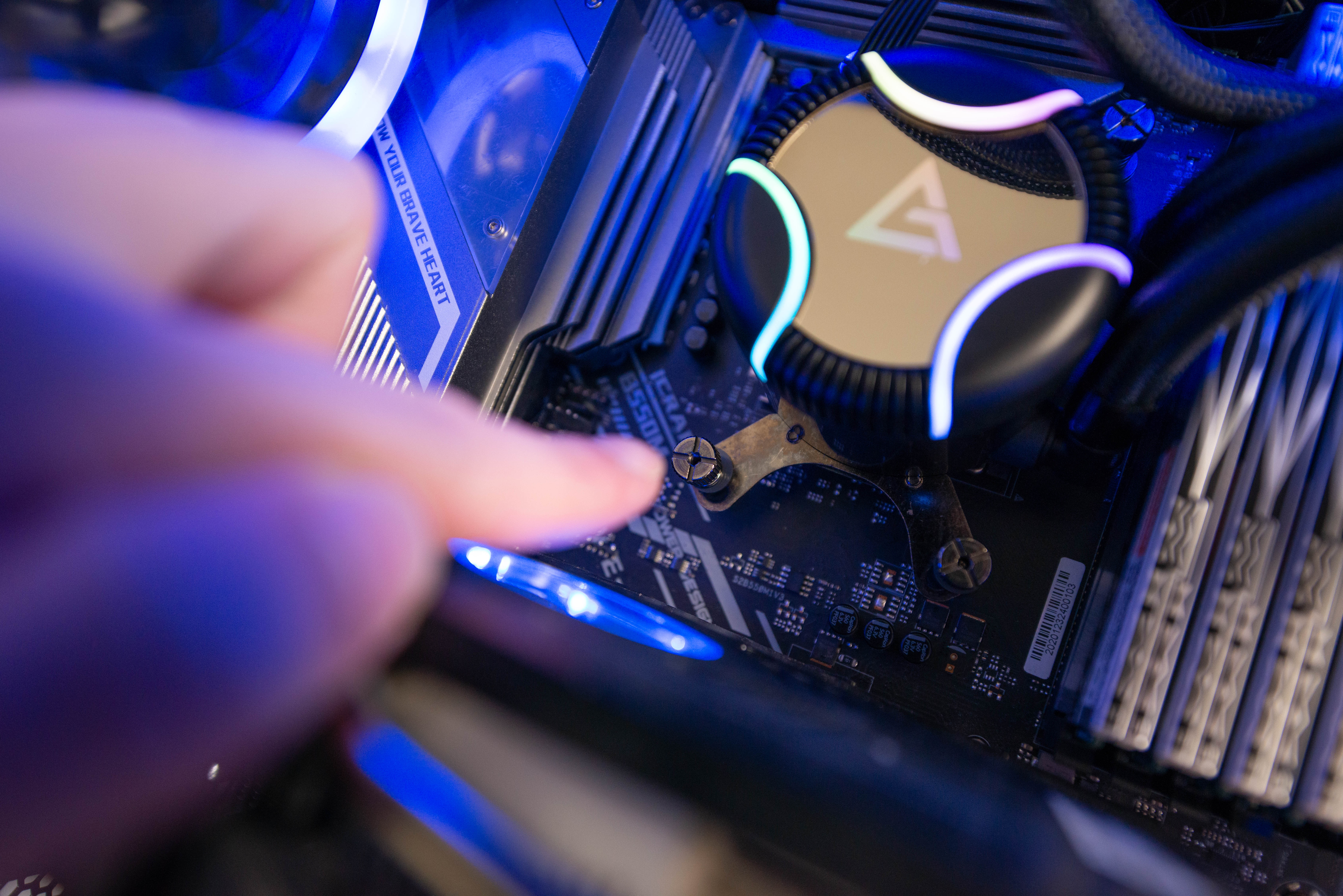 水冷显卡组装电脑教程,电脑组装rgb灯光