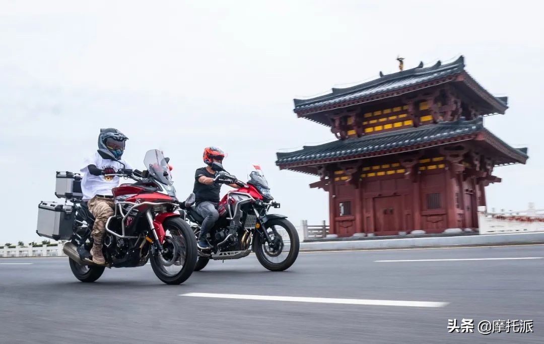 对比评测cb500x,ds525x对比本田cb400x