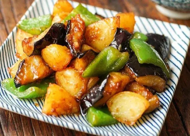 舌尖上的中国菜——浅论全国各地的特色美食