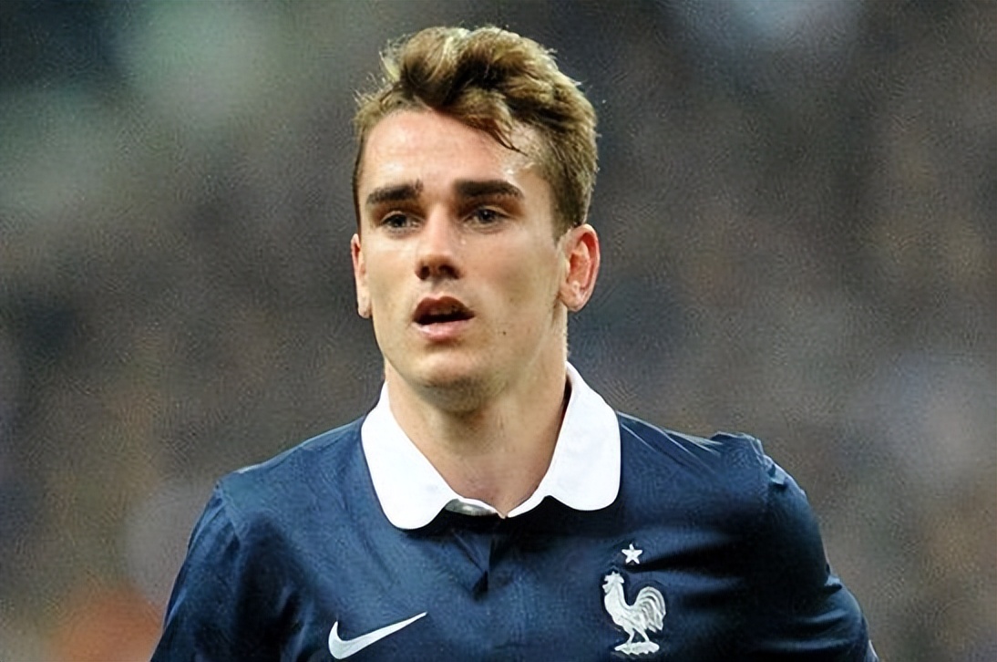 内马尔为什么踢10号位,内马尔10号位自由发挥