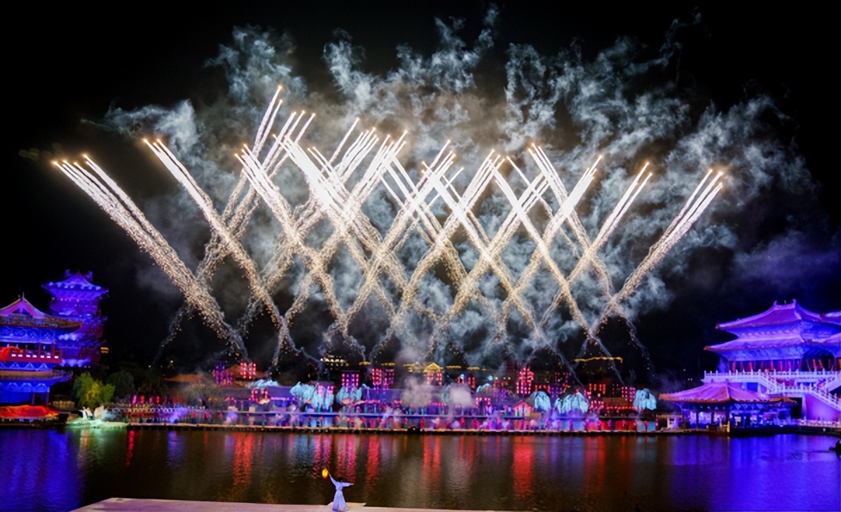 清明上河图高考试卷,拿高考准考证去清明上河园