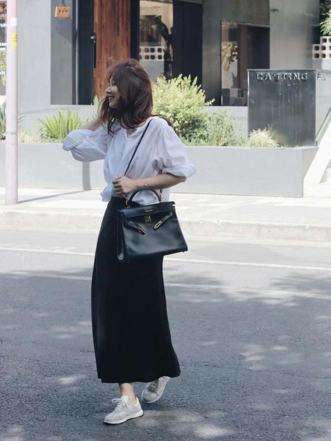 裙子小白鞋夏季,小白鞋帆布鞋怎么搭配裙子