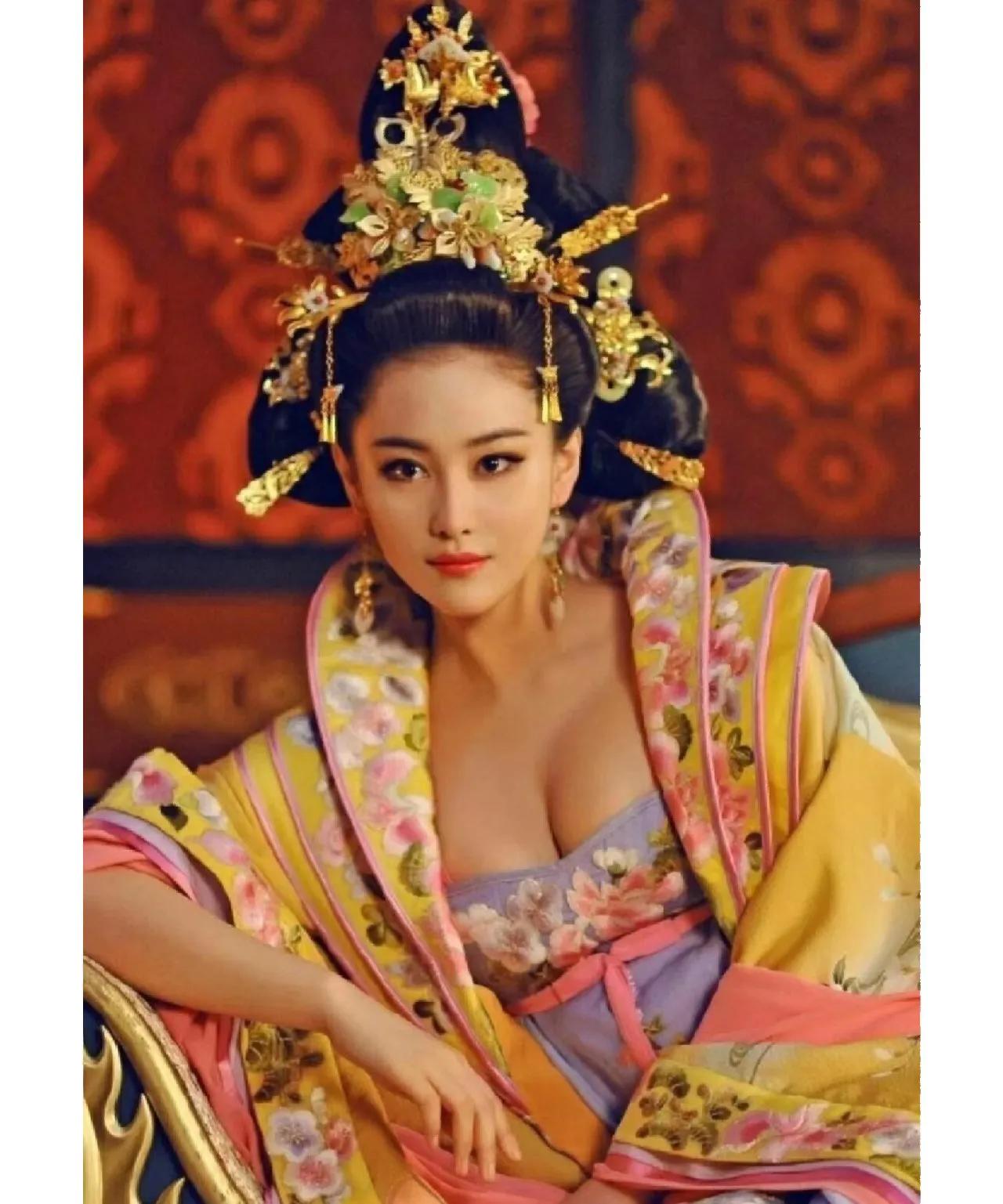 张馨予被称为是最美军嫂,军嫂张馨予全身照曝光