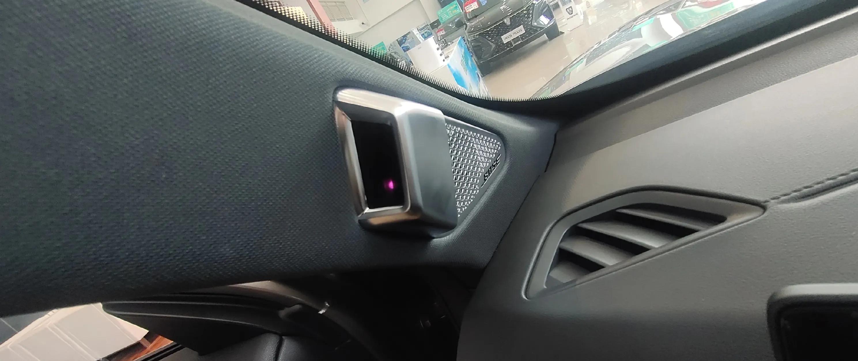 第三代荣威rx5送什么东西 (买荣威rx5 第三代会送什么)