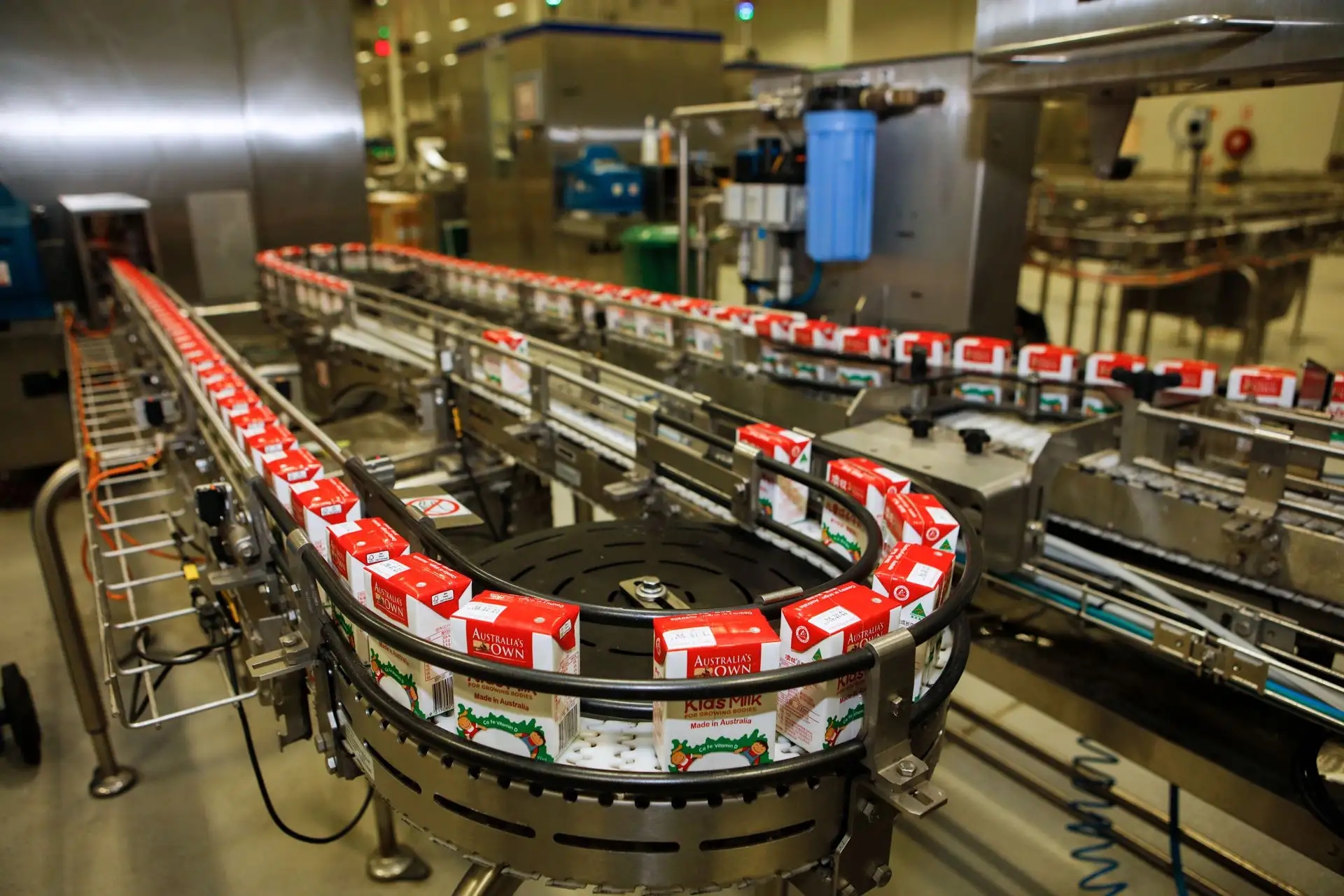 科技与狠活？脱脂牛奶是啥？相比于全脂牛奶，脱脂牛奶是智商税吗