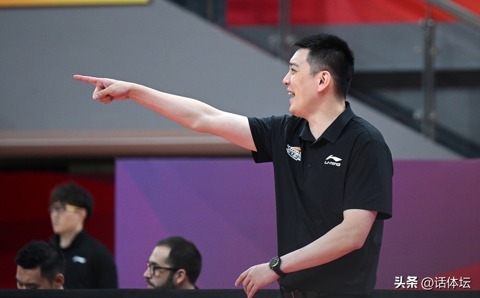 陷球队于危险境地！篮球名记和CBA主帅怒不可遏：这些人没有未来