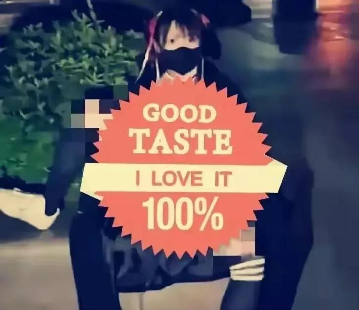 近日，女子在公共场所录制了一段猥亵视频，吸引了众多路人观看！