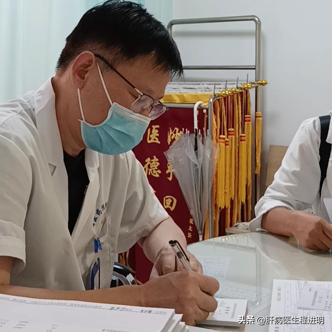 小三阳医生建议不治疗定期检查,小三阳患者自愈的概率