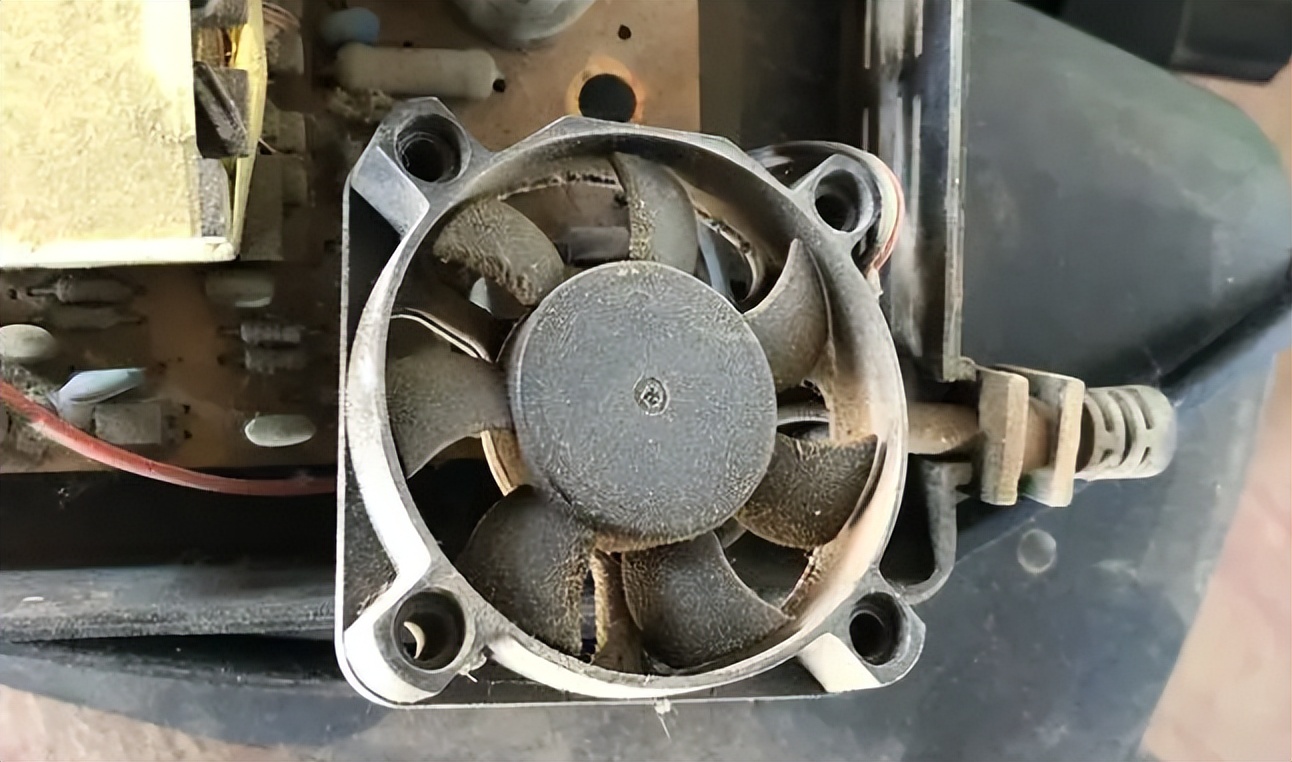 电动车充电时间短怎么办,电动车的电瓶充电时间短什么毛病