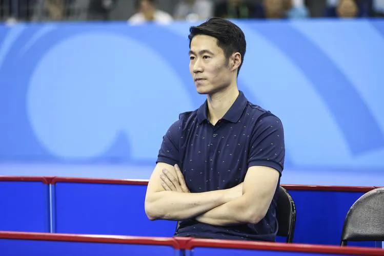 马龙夺冠时张继科和许昕的反应,中国乒乓球马龙和许昕谁强