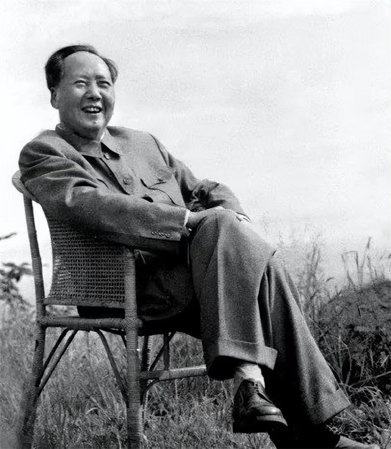 1952年岳飞后人落魄成孔乙己，写信求助中央，毛主席如何批示的？