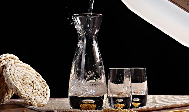 白酒咋存,白酒怎么存酒柜上最好