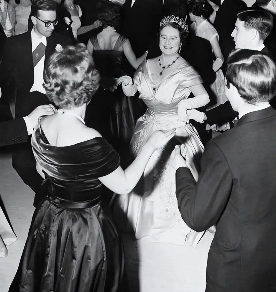 伊丽莎白时期的欧洲娱乐项目，竞技、格斗、戏剧和歌剧