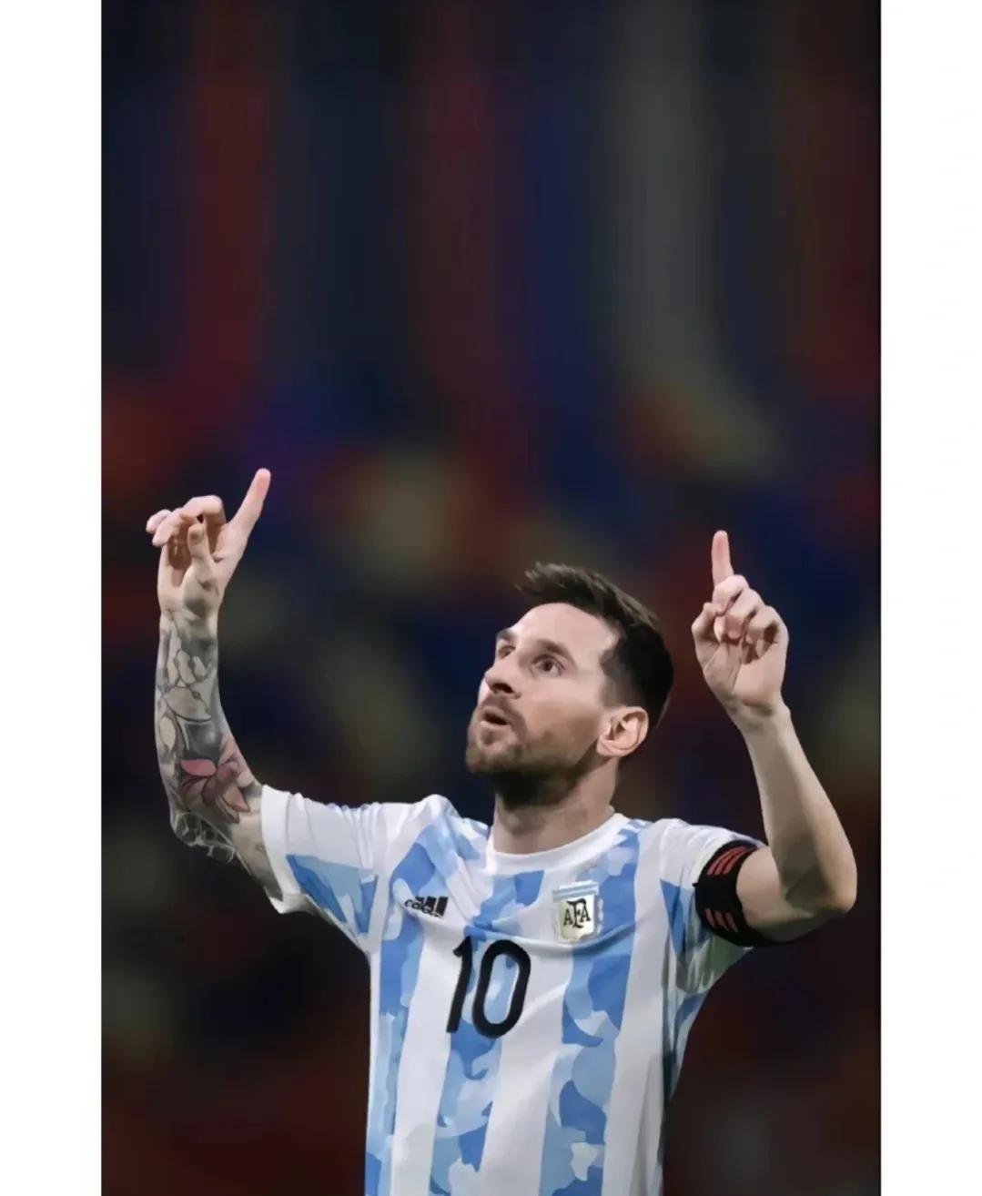 梅西从小展现的足球天赋,从侏儒症到球王梅西的传奇人生