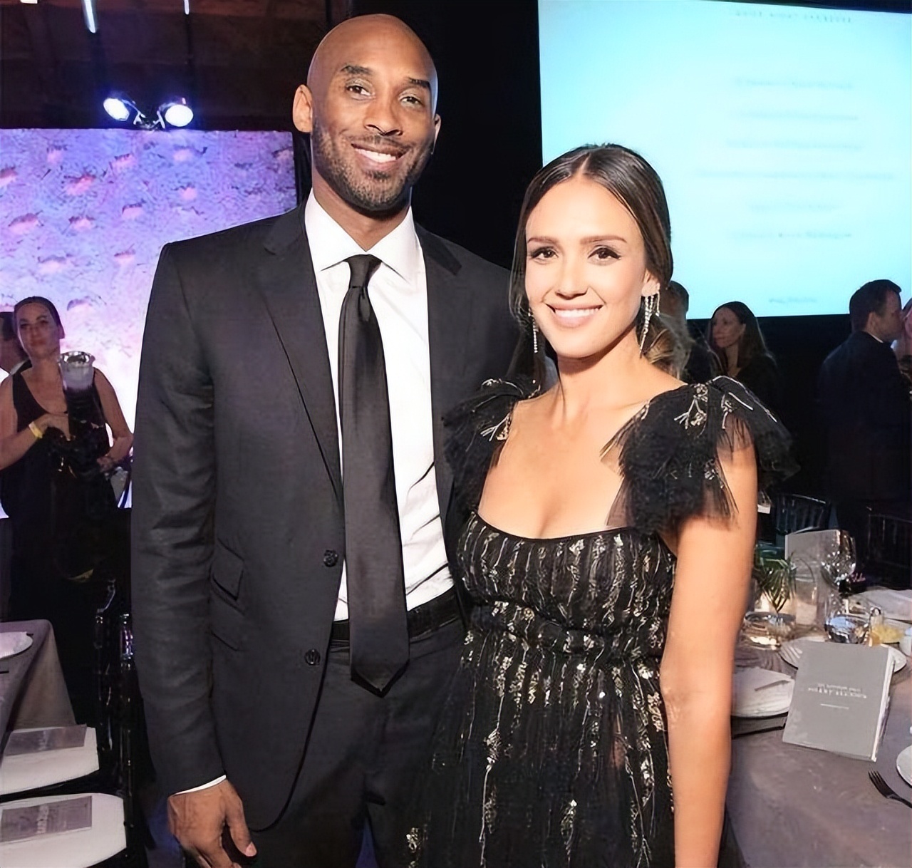 杰西卡·阿尔芭：19岁爆红全网，24岁嫁导演生三娃，如今身价92亿