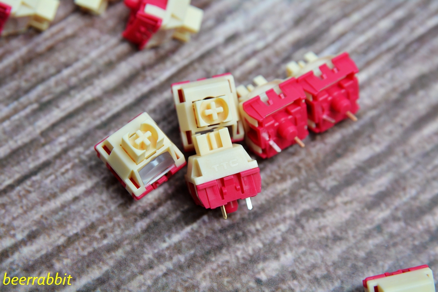 珂芝k75ttc烈焰紫,k75珂芝ttc快银轴是性能版吗