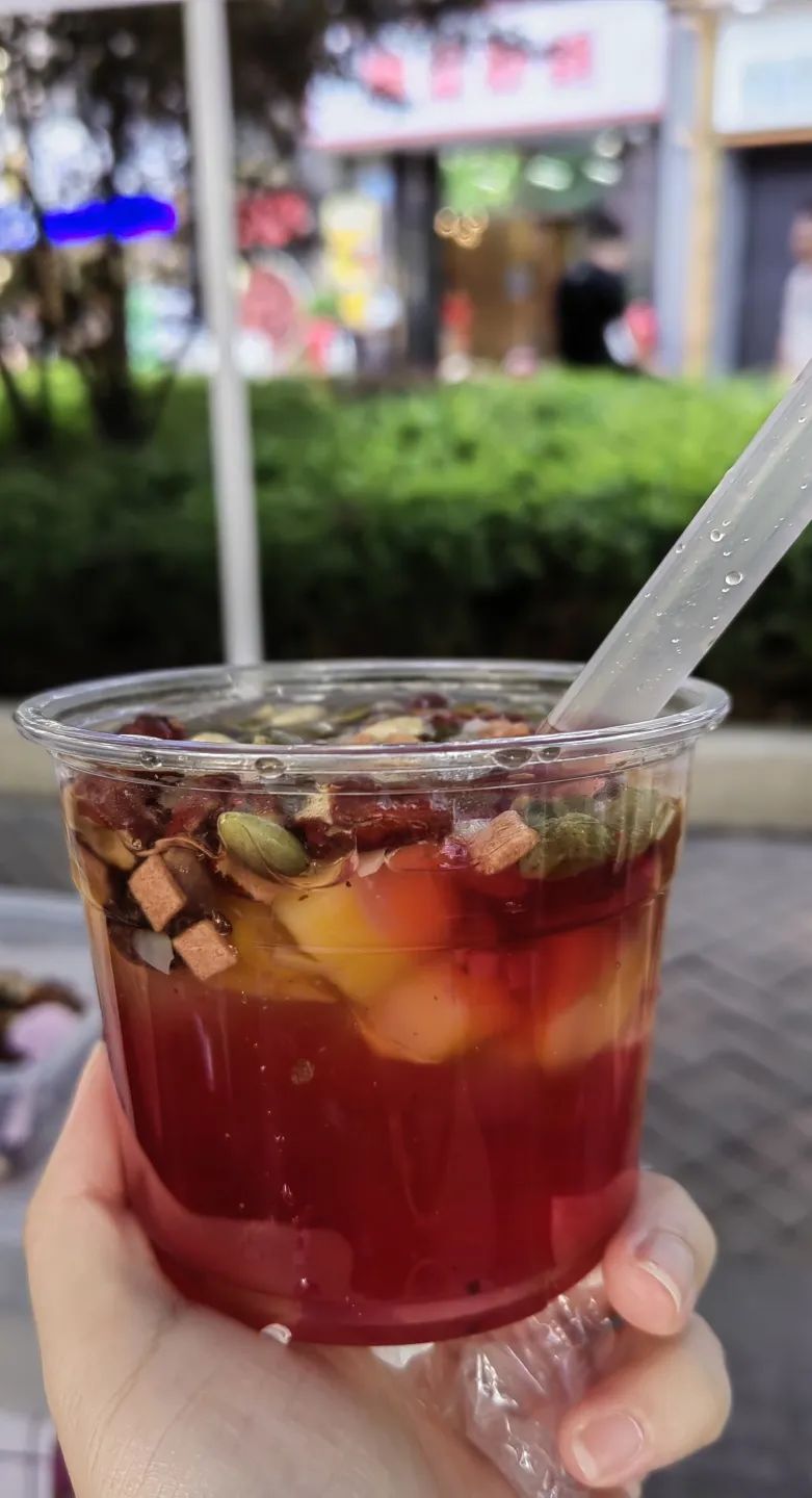 冰粉跟凉面哪个生意更好,夏天卖冰粉和凉面哪个更挣钱