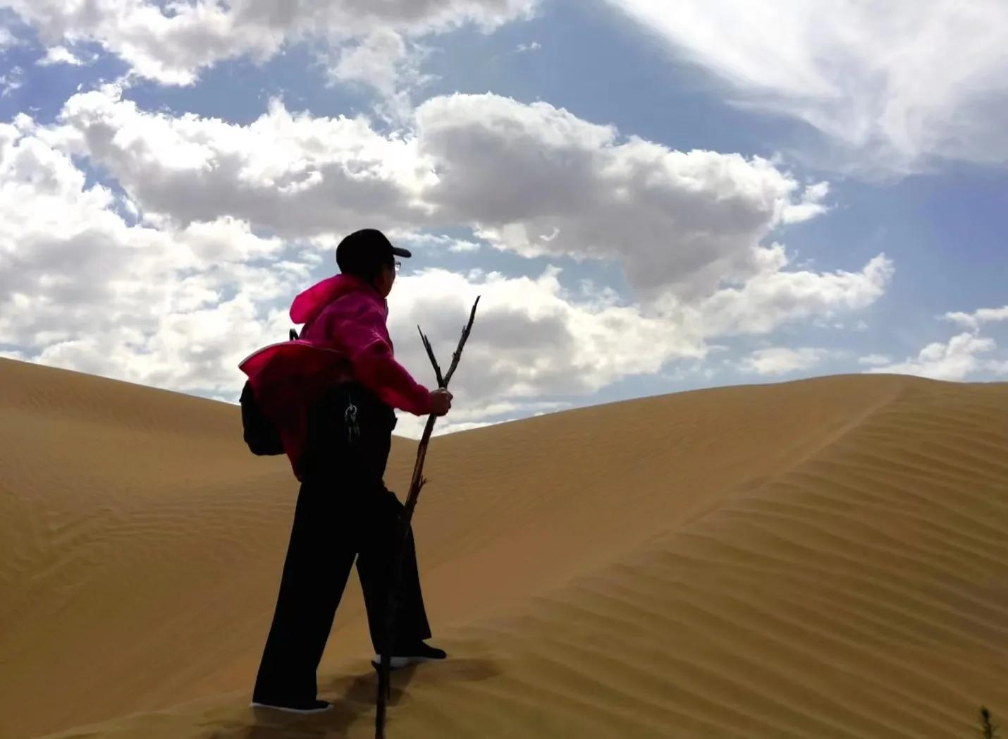 六十五岁办老年卡怎么办,老汉今年六十五完整版
