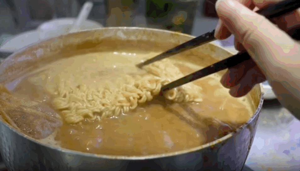 童年记忆怀旧方便面,盘点童年记忆中的方便面