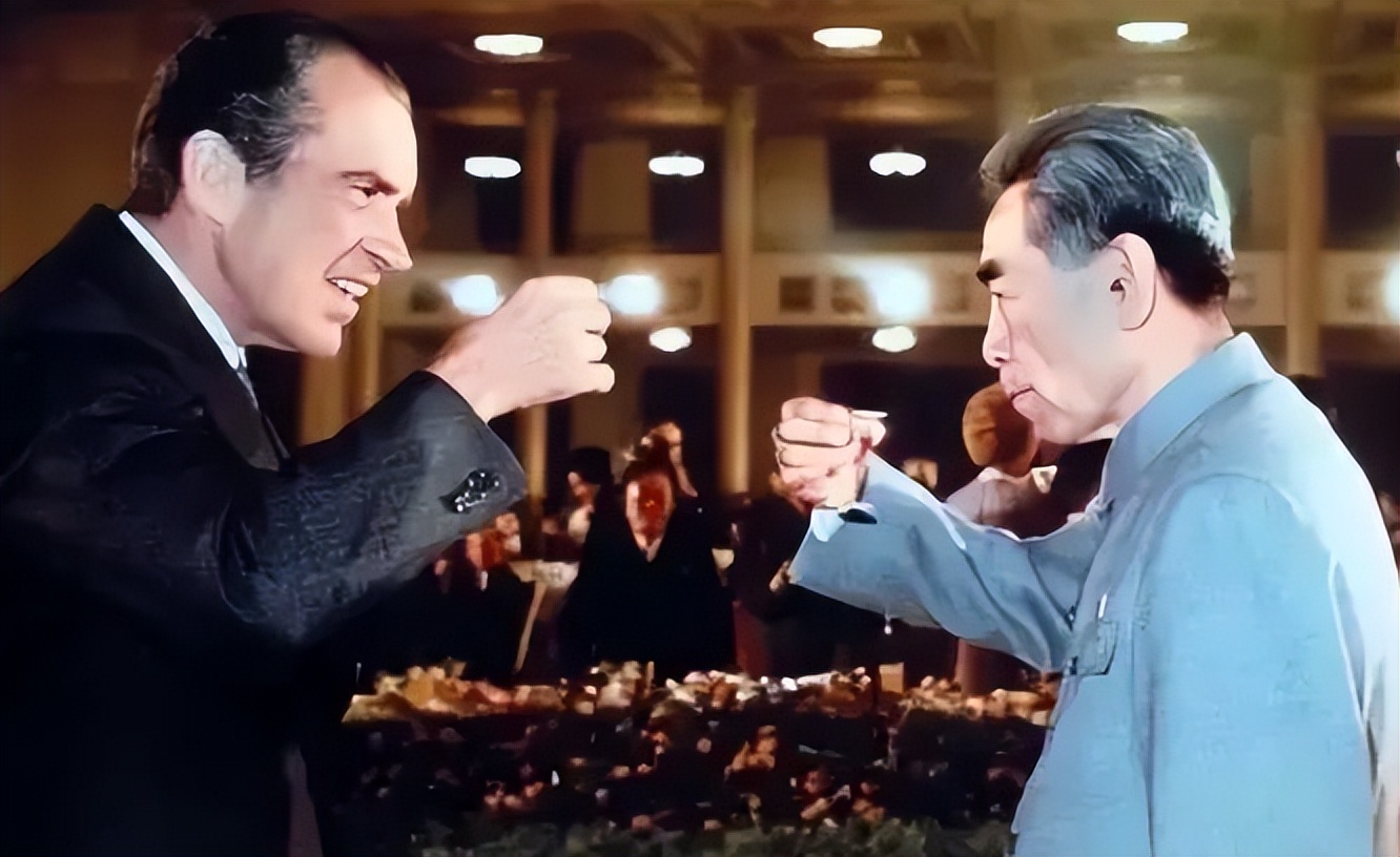 尼克松夫人喜欢熊猫牌烟盒周总理的一句话让她始料未及