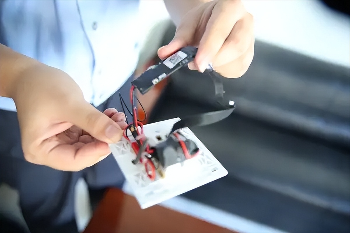 防*拍偷**针孔摄像头探测仪（个人隐私防护设备）附测评视频