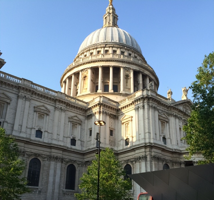 圣保罗大教堂有什么特点,圣保罗的历史简介