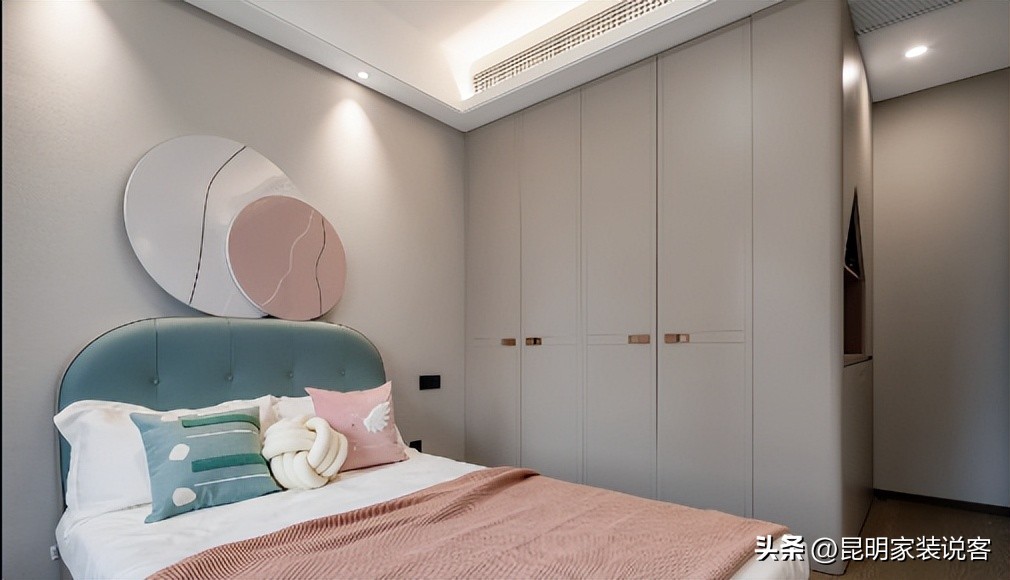 极简餐边柜电视墙一体效果图,入户柜餐边柜电视墙一体效果图