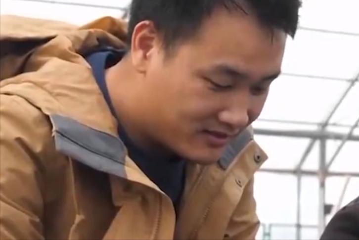 养锦鲤月入百万,靠养锦鲤发家