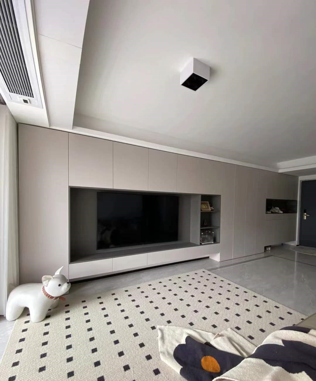 入户门后侧墙柜怎么设计收纳,家里收纳不够用别只知道满墙柜子