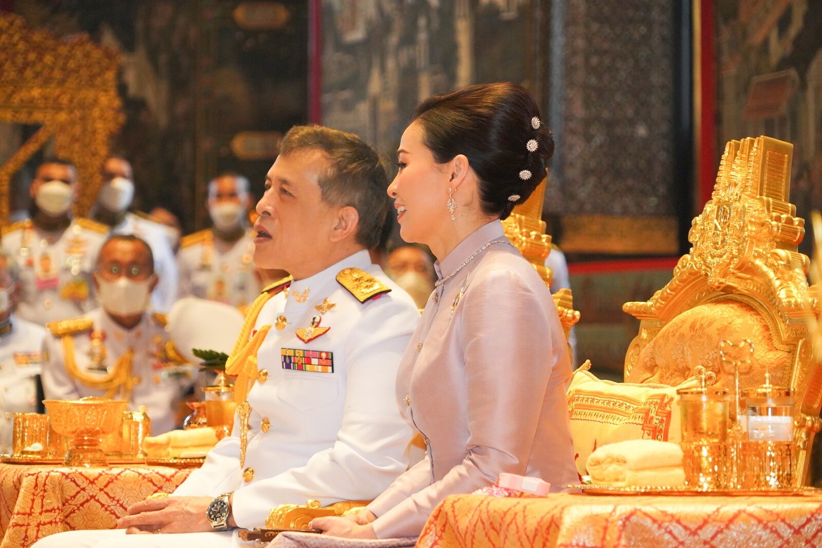 泰国王后苏提达制服,泰国苏提达王后最新衣服